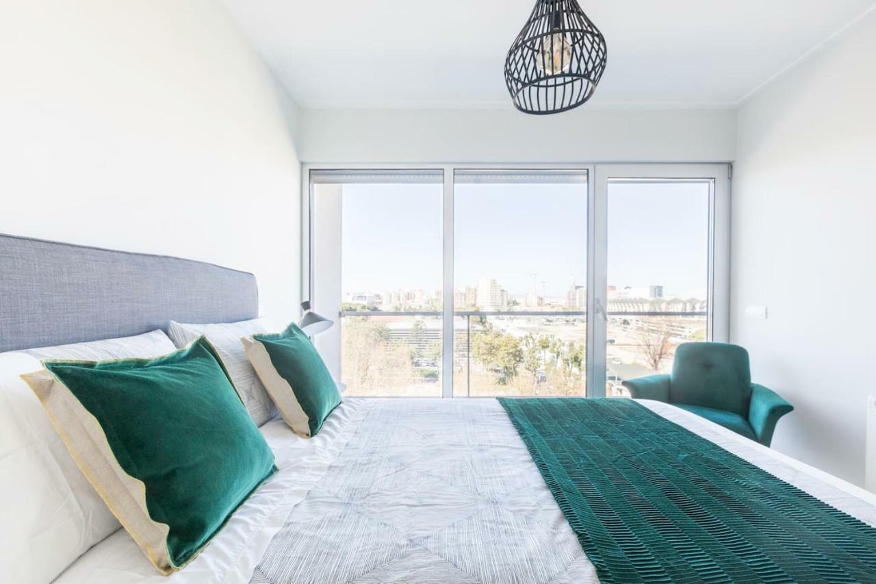 Amazing Flat - Pool And Parking * Lissabon