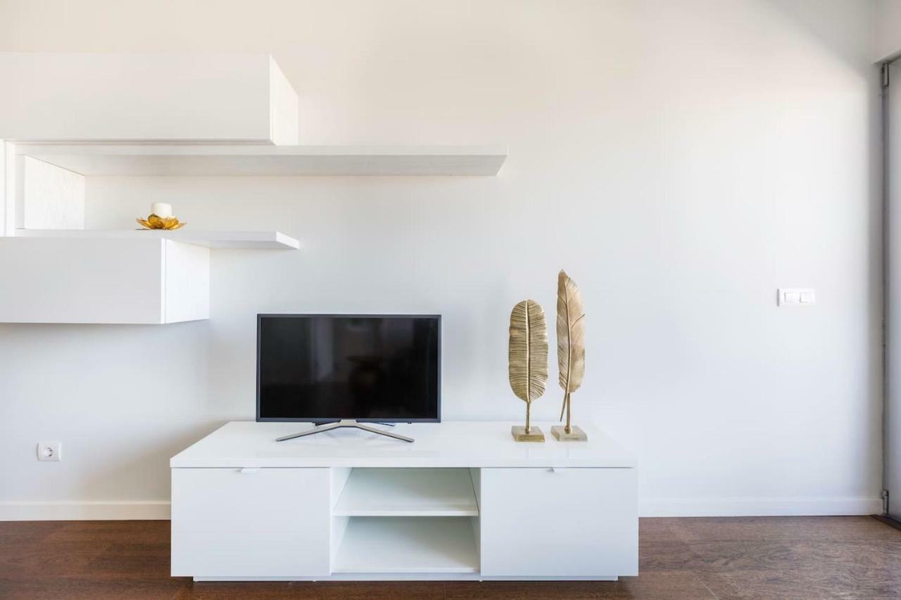 Amazing Flat - Pool And Parking Apartment Lissabon